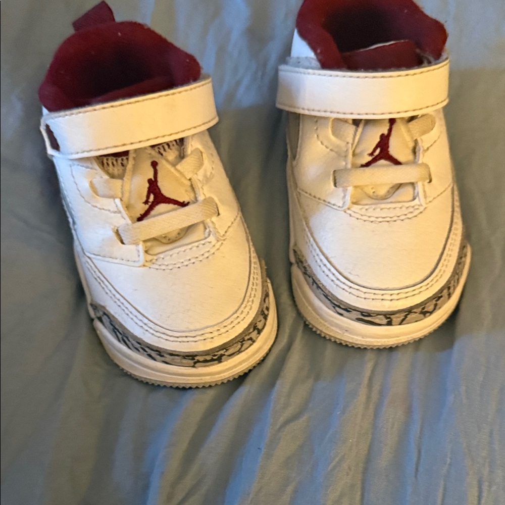 Nike Kids White and Maroon Sneakers